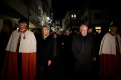 Johann Schneider-Ammann mit seiner Nachfolgerin? 2017 wurde Karin Keller-Sutter zu Ständeratspräsidentin gewählt. (Bild: Keystone)