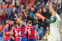 Die Basler Spieler jubeln nach ihrem ersten Tor. (Bild: KEYSTONE/Alessandro della Valle)