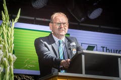 Grusswort: Max Vögeli begrüsst als Gemeindepräsident die Anwesenden. Bild: Andrea Stalder