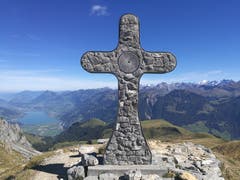 Auf dem Mändli (2060 m) mit toller Aussicht auf die Berge und den Sarnersee. (Bild: Urs Gutfleisch (Mändli, 26. September 2018))