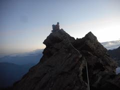 Ich bestieg an diesem Tag mit meiner 18-jährigen Tochter Sarah Elena die Viertausender Dirruhorn (4034m), Hobärghorn (4217m) und das Stecknadelhorn(4239m). Diese Berge gehören zur Mischabelgruppe in den Walliser-Alpen. Die Mischabelgruppe trennt das Zermatter- und Saasertal. (Bild: Raphael Wellig (Wallis, 16. September 2018))