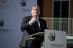 «Ich freue mich, das Bürgenstock Resort heute offiziell zu eröffnen», sagt Bruno H. Schöpfer. (Bild: Corinne Glanzmann (Bürgenstock, 28. September 2018))