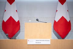 Räumt seinen Stuhl: FDP-Bundesrat Johann Schneider-Ammann gab am Dienstag seinen Rücktritt auf Ende Jahr bekannt. Am Donnerstag tat es ihm Amtskollegin Doris Leuthard (CVP) gleich. (Bild: Anthony Anex/Keystone)