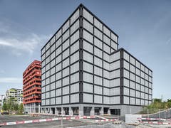 Auf dem 1. Rang in der «Region Zentrum»: Bürogebäude S 22 auf dem Suurstoffi-Areal in Rotkreuz. (Bild: PD)
