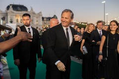 Als erster Stargast schritt am Donnerstag Viggo Mortensen über den Grünen Teppich des Zurich Film Festivals. Der dänisch-amerikanische Schauspieler ist angereist, um «Green Book» bei seiner Europapremiere vorzustellen. (Bild: Ennio Leanza/Keystone)