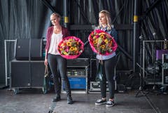 Zweit- und Drittplatzierte Teilnehmerinnen. Die neue Apfelkönigin heisst Melanie Maurer und kommt aus Sulgen. Bild: Andrea Stalder