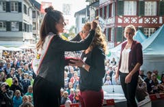 Wahl der Apfelkönigin 2018/19. Die neue Apfelkönigin heisst Melanie Maurer und kommt aus Sulgen. Bild: Andrea Stalder