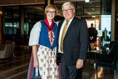 Der Schwyzer Ständerat Peter Föhn reiste mit seiner Frau Priska auf den Bürgenstock. (Bild: Philipp Schmid, 28. September 2018)