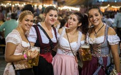 Konstanz (D) - Stimmung und viel Bier am Oktoberfest in Konstanz.