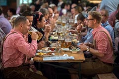 Konstanz (D) - Stimmung und viel Bier am Oktoberfest in Konstanz.