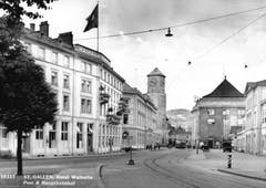 Der St. Galler Bahnhofsplatz vor der Eröffnung 1. September 2018 im Jahre 1936. (Bild: Cyrill Oderbolz)