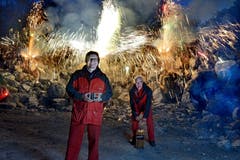 Silvio Nosetti (links) und Edy Felder lassen es im Kieswerk Ennetmoos knallen. (Bild: Nadia Schärli (27. April 2016)