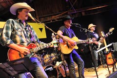 Die Band Just for Fun bei ihrem Konzert auf der Bühne 18. (Bild: Urs Hanhart, Altdorf, 8. September 2018)