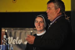 Podium der «Urner Zeitung» mit Landratspräsident Peter Tresch (rechts) und Imelda Zehnder, Äbtissin des Benediktinerklosters St. Lazarus in Seedorf. (Bild: Urs Hanhart, Altdorf, 8. September 2018)