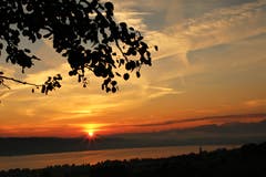 Sonnenaufgang am Sempachersee. (Bild: Irene Wanner, 9. September 2018)
