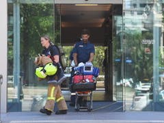Aufgrund von verdächtigen Postsendungen in Australien an diplomatische Vertretungen rückten Sicherheitskräfte am Mittwoch mit einem Grossaufgebot an. (Bild: KEYSTONE/EPA AAP/JAMES ROSS)