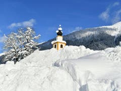 Der Winter treibt es in weiten Teilen Europas auf die Spitze. Kirche von Untertauern (AUT). (Bild: KEYSTONE/APA/APA/BARBARA GINDL)
