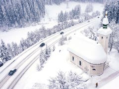 Die Meteorologen haben eine Schönwetterphase angekündigt. Diese soll genutzt werden, um Erkundungsflüge durchzuführen. (Bild: KEYSTONE/APA/APA/EXPA/ JFK)