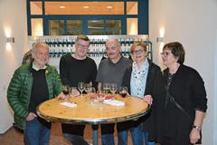 Vereinspräsident Danny Lüthi (Zweiter von links) in illustrer Runde am Freitagabend beim Sponsoren- und Supporterapéro.