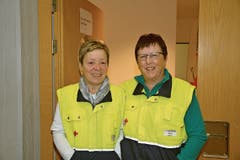 Die Sanitäterinnen Brigitte Stadler (links) und Madlen Stadler mussten zum Glück nur wenige kleinere Blessuren verarzten.