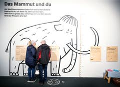 Die Vernissage ist mit über 400 Besuchern ein voller Erfolg. (Bild: Stefan Kaiser (Zug, 13. Januar 2019))