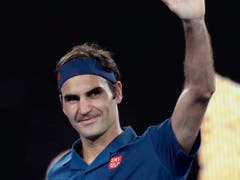 Roger Federer bedankt sich bei den Tausenden von Fans in Melbourne (Bild: KEYSTONE/AP/AARON FAVILA)