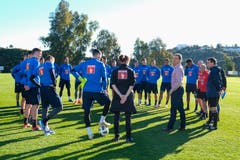 FCL-Präsident Philipp Studhalter spricht zur Mannschaft. (Bild: Martin Meienberger (14. Januar 2019)