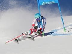 Wendy Holdener kämpft sich im Südtirol auf Platz 9 (Bild: KEYSTONE/EPA ANSA/ANDREA SOLERO)