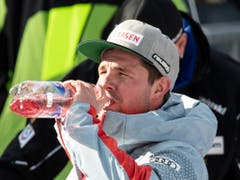 Noch ist nicht die Zeit für den Sieger-Champagner: Beat Feuz war (vorerst) nur im Training der Schnellste (Bild: KEYSTONE/PETER SCHNEIDER)