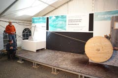 Die Wasserkraft hat den Hebel auf Baustart umgelegt. Links Sämi Zgraggen mit Vater Ernst. (Bild pd/Kuno Scheuber, Alpnach, 14. Januar 2019)