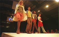 Gwand 1999: Schweizer Nachwuchsdesigner präsentieren ihre Kollektionen. (Bild: Dorothea Müller)