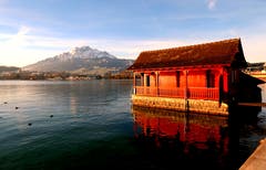 Morgens am Carl Spitteler Quai. (Bild: Walter Buholzer, Luzern 16. Januar 2019)