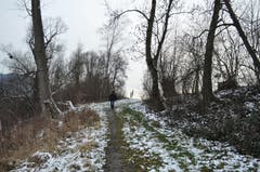 Den Naturwegen entlang geht's zurück Richtung Zoll.