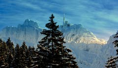 Der Säntis mit der Abrisskante (links im Bild) der Lawine, die auf die Schwägalp nieder ging. Bild: Hans Adelmann