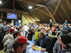 Am Abend sitzen alle zusammen und «festen». (Bild: Kurt Stadelmatt (19. Januar 2019))