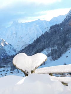 Manchmal zaubert die Natur ihre eigenen Kunstwerke und sieht herzlich schön aus. (Bild: Corinne Schnyder (Engelberg, 20. Januar 2019))