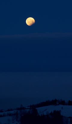 Die Endphase der Mondfinsternis am Montagmorgen bei Trogen. (Bild: Hans Aeschlimann (Trogen, 21. Januar 2019))
