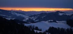 Der Sonnenuntergang zwischen Schwellbrunn und Dicken. (Bild: Thomas Ammann)