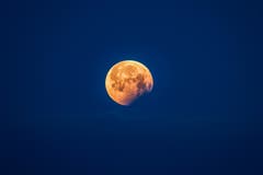 Der Mond hat sich in Schwellbrunn nur ganz kurz blicken lassen. (Bild: Luciano Pau)