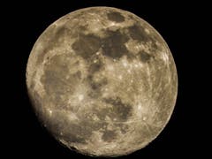 Einen Tag vor dem Blutmond bei bester Sicht von Nesslau aus aufgenommen. (Bild: Renato Maciariello)