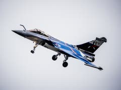 Ein Rafale-Kampfjet bei einer Flugschau im September 2017 in Sitten. (Bild: Keystone/CHRISTIAN MERZ)