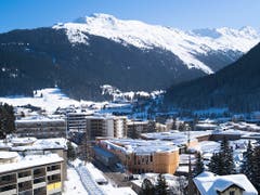 Die Bündner Regierung und die Armee ziehen eine positive Bilanz des WEF; es sei ohne sicherheitsrelevanten Zwischenfälle über die Bühne gegangen, teilten sie mit. (Bild: KEYSTONE/AP/MARKUS SCHREIBER)