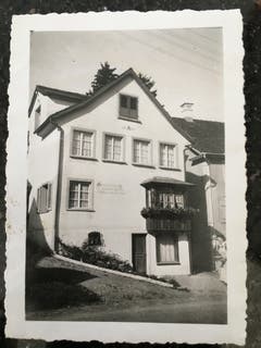 Noch heute steht das Haus, in dem das Skilädeli beheimatet war.