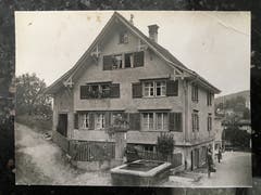 Das Wohnhaus und die Werkstatt von Karl Trunz’ Vater an der Flawilerstrasse 6 mussten der Verbreiterung der Strasse weichen. (Bilder: Privatarchiv)