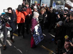 Sie mag es gemäss eigenen Aussagen nicht, im Fokus zu stehen. Dem konnte sie in Davos jedoch nicht entgehen. (Bild: KEYSTONE/AP/MARKUS SCHREIBER)