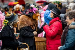 Auch die Bevölkerung genoss den urchigen Anlass. (Bild: Manuela Jans-Koch, Kriens, 26. Januar 2019)