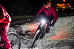 Auch einige Frauen nahmen an diesem aussergewöhnlichen Event teil. (Bild: Philipp Schmidli, Engelberg, 26. Januar 2019)