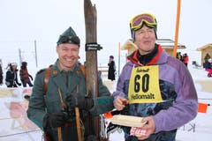 Für das Nostalgie-Skirennen holten die Teilnehmer alte Holz-Skis aus dem Estrich. (Bild: Remo Infanger (Andermatt, 26. Januar 2019))