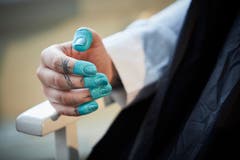 Für einmal macht es nichts, wenn die Farbe nicht nur auf den Nägeln haften bleibt. (Bild: Jakob Ineichen, Luzern, 27. Januar 2019)