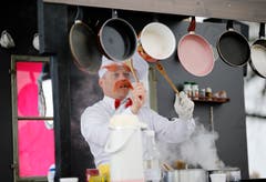 Am Fasnachtsumzug in Neuheim wird farbenprächtig die Narrensaison zelebriert. (Bild: Stefan Kaiser, 27. Januar 2019)